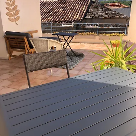 En Duplex & Terrasse Vue Larzac Daire