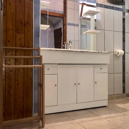 En Duplex & Terrasse Vue Larzac Daire *