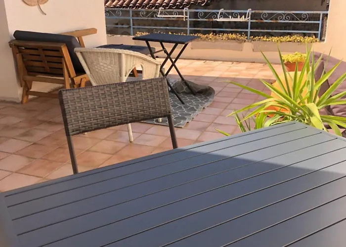 En Duplex & Terrasse Vue Larzac Daire